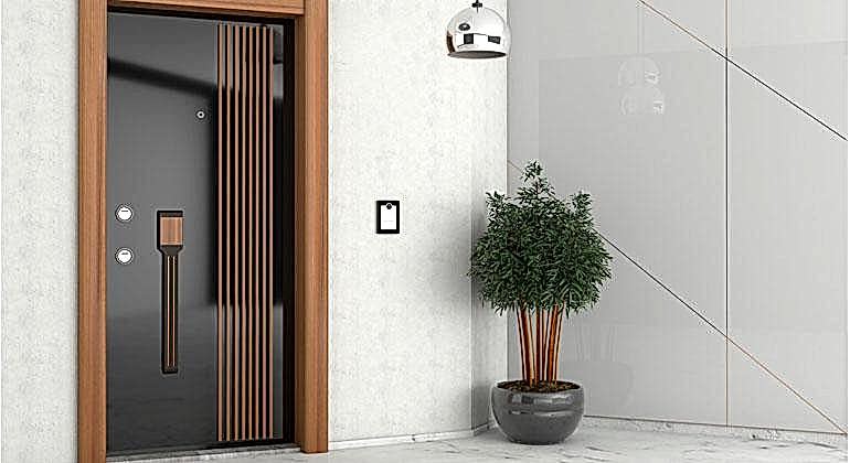 Ayvalık Çelik Kapı